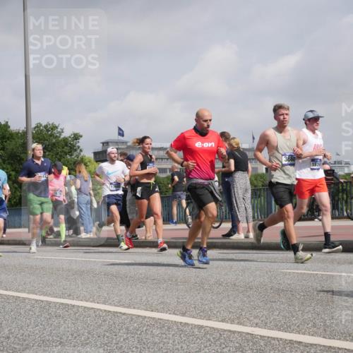 29.06.2025 - hella hamburg halbmarathon Luisa Fischer http://msf.ph/oto/8498899 29.06.2025 10:02:36 Kennedybrücke 13841, 3668, 15269, 1642, 1834, 1955, 2364, 2391, 2432, 2910, 3279, 3668, 3836, 5015, 5134, 5420, 6587, 7547, 8285, 8330, 9488, 9907, 9984 meine-sportfotos.de