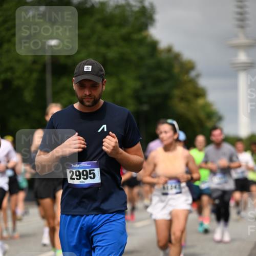 29.06.2025 - hella hamburg halbmarathon Dr. Thomas Lammeyer http://msf.ph/oto/8498912 29.06.2025 10:23:52 Kennedybrücke 1145, 1159, 1160, 1708, 2405, 2703, 2795, 2918, 2993, 2995, 3446, 3631, 4170, 4562, 4570, 4979, 5035, 5178, 5251, 5397, 5429, 5556, 5834, 5878, 6249, 6796, 6797, 6872, 6874, 6939, 7137, 7248, 7249, 7647, 7836, 8427, 8537, 8778, 10349, 10540, 10594, 10966, 11036, 11247 meine-sportfotos.de