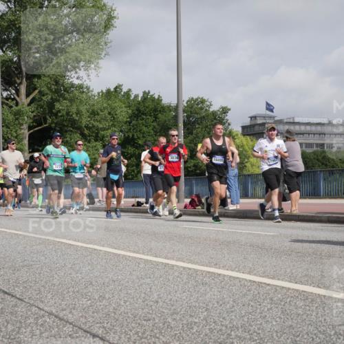 29.06.2025 - hella hamburg halbmarathon Luisa Fischer http://msf.ph/oto/8498918 29.06.2025 10:02:39 Kennedybrücke 3836, 34, 18495, 3279, 17967, 477, 138, 1125, 1642, 1834, 1955, 2676, 2910, 3279, 3668, 3836, 5015, 5134, 5420, 6414, 6415, 6587, 7547, 8285, 8330, 9984, 10093 meine-sportfotos.de