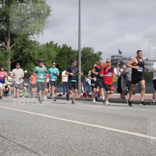 29.06.2025 - hella hamburg halbmarathon Luisa Fischer http://msf.ph/oto/8498923 29.06.2025 10:02:39 Kennedybrücke 17848, 1834, 1820, 11300, 836, 3279, 13523, 18495, 17967, 1125, 1642, 1834, 1955, 2676, 2910, 3279, 3668, 3836, 5015, 5134, 5420, 6414, 6415, 6587, 7547, 8285, 8330, 9984, 10093 meine-sportfotos.de