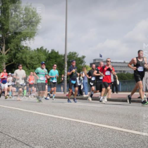 29.06.2025 - hella hamburg halbmarathon Luisa Fischer http://msf.ph/oto/8498926 29.06.2025 10:02:40 Kennedybrücke 1125, 1642, 1834, 1955, 2676, 2910, 3279, 3668, 3836, 5015, 5134, 5420, 6414, 6415, 6587, 7547, 8285, 8330, 9984, 10093 meine-sportfotos.de