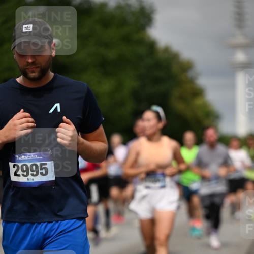29.06.2025 - hella hamburg halbmarathon Dr. Thomas Lammeyer http://msf.ph/oto/8498935 29.06.2025 10:23:53 Kennedybrücke 1145, 1159, 1160, 1708, 2405, 2703, 2795, 2918, 2993, 2995, 3446, 3631, 4170, 4562, 4570, 4979, 5035, 5178, 5251, 5397, 5429, 5556, 5834, 5878, 6249, 6796, 6797, 6872, 6874, 6939, 7137, 7248, 7249, 7647, 7836, 8427, 8537, 8778, 10349, 10540, 10594, 10966, 11036, 11247 meine-sportfotos.de