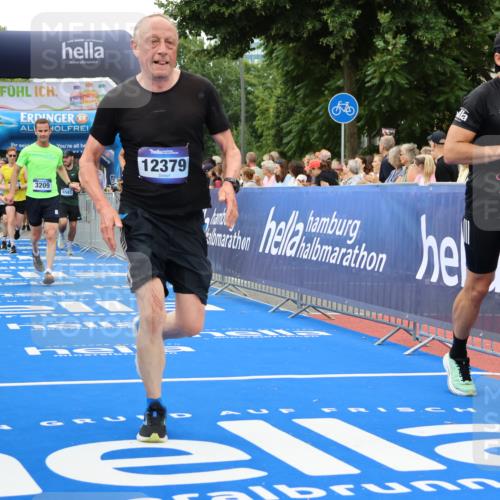 29.06.2025 - hella hamburg halbmarathon Strokosch-Dieckow http://msf.ph/oto/8498939 29.06.2025 10:54:03 Ziel 1151, 1410, 1815, 2432, 3096, 3208, 3209, 5638, 6294, 6356, 6374, 6481, 6581, 7918, 8390, 8394, 9032, 9791, 11499, 11789, 12379, 13032, 13397, 13794, 13869, 15524, 16871, 17348, 18308 meine-sportfotos.de