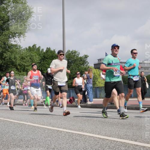 29.06.2025 - hella hamburg halbmarathon Luisa Fischer http://msf.ph/oto/8498940 29.06.2025 10:02:42 Kennedybrücke 2910, 16327, 6587, 6414, 1834, 8202, 11568, 53, 3279, 13523, 1125, 1642, 1834, 1955, 2676, 2910, 3279, 3836, 5015, 5134, 5420, 6414, 6415, 6587, 7547, 8223, 8285, 8330, 10093 meine-sportfotos.de