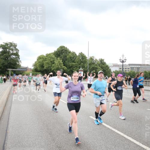 29.06.2025 - hella hamburg halbmarathon Jannik Wohlers http://msf.ph/oto/8498944 29.06.2025 10:56:19 Lombardsbrücke 2143, 2307, 2887, 2991, 3348, 3418, 3438, 3516, 3517, 3520, 3614, 4094, 4118, 4773, 5237, 5438, 5589, 5911, 5944, 6348, 6349, 7307, 7381, 8108, 8150, 8606, 8939, 8943, 9172, 9210, 9402, 9404, 9517, 9902, 9905, 9910, 10138, 10309, 10555, 10569, 10571, 10936, 11047, 11089, 11204, 12221, 12328, 12354, 12543, 12993, 13096, 13108, 13801, 13834, 14117, 14472, 14711, 14746, 15215, 15748, 15823, 16034, 17797, 18197 meine-sportfotos.de