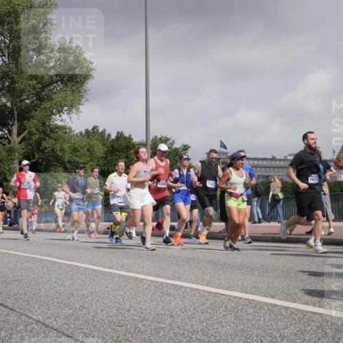 29.06.2025 - hella hamburg halbmarathon Luisa Fischer http://msf.ph/oto/8498978 29.06.2025 10:02:47 Kennedybrücke 8223, 5431, 154, 1632, 10093, 15263, 7769, 1125, 1642, 1834, 2099, 2676, 2910, 4231, 5015, 5134, 5420, 6414, 6415, 6581, 6587, 7786, 8223, 8285, 8394, 8402, 8573, 10031, 10093 meine-sportfotos.de
