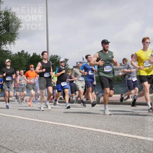 29.06.2025 - hella hamburg halbmarathon Luisa Fischer http://msf.ph/oto/8499040 29.06.2025 10:02:55 Kennedybrücke 13589, 17261, 6202, 2099, 17525, 16121, 8394, 6581, 8402, 857, 168, 7786, 1006, 1334, 2099, 2348, 2677, 3177, 4231, 5341, 6202, 6581, 7786, 8394, 8402, 8520, 8573, 10031, 10788 meine-sportfotos.de