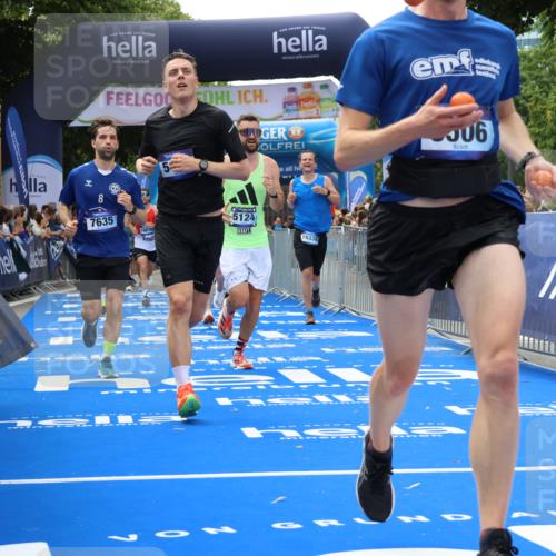 29.06.2025 - hella hamburg halbmarathon Strokosch-Dieckow http://msf.ph/oto/8499046 29.06.2025 10:43:27 Ziel 2653, 3928, 4080, 5124, 5436, 5506, 7635, 8664, 9931, 10237, 10246, 11648, 12623, 13348, 14484, 15921, 16338, 16720, 17391, 18274, 18513, 18775, 18810, 18942, 18987, 19009, 19051, 19229 meine-sportfotos.de