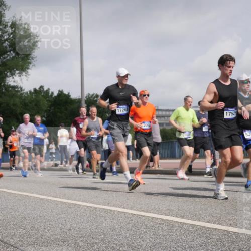 29.06.2025 - hella hamburg halbmarathon Luisa Fischer http://msf.ph/oto/8499054 29.06.2025 10:02:57 Kennedybrücke 475, 17261, 209, 17525, 8394, 1612, 1006, 1180, 1334, 2099, 2348, 2677, 3177, 3861, 4231, 5341, 6082, 6084, 6202, 6581, 7786, 8394, 8402, 8520, 8573, 10031, 10788 meine-sportfotos.de