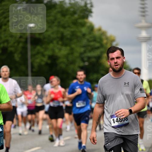 29.06.2025 - hella hamburg halbmarathon Dr. Thomas Lammeyer http://msf.ph/oto/8499075 29.06.2025 10:23:57 Kennedybrücke 1145, 2405, 2795, 2918, 2993, 2995, 3446, 3631, 4170, 4562, 4570, 4979, 5035, 5123, 5178, 5251, 5397, 5429, 5556, 5834, 5849, 5878, 6444, 6796, 6797, 6872, 6874, 6939, 7137, 7248, 7249, 7647, 7836, 7917, 8427, 8537, 8778, 10349, 10594, 10966, 11028, 11036, 11247 meine-sportfotos.de