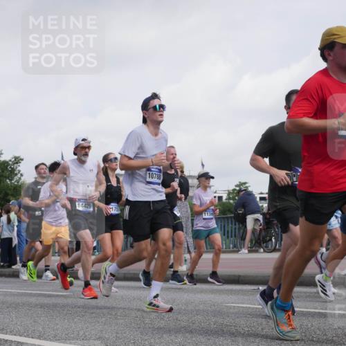 29.06.2025 - hella hamburg halbmarathon Luisa Fischer http://msf.ph/oto/8499108 29.06.2025 10:03:04 Kennedybrücke 6084, 16521, 16521, 3861, 14429, 175, 10788, 892, 1136, 1180, 1239, 1334, 2348, 2677, 3112, 3177, 3861, 3898, 4796, 5341, 5728, 6082, 6084, 6260, 6462, 7824, 8520, 8730, 9611, 10044, 10337, 10582, 10788 meine-sportfotos.de