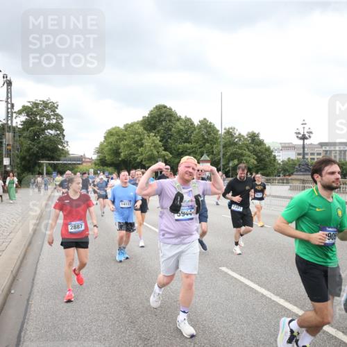 29.06.2025 - hella hamburg halbmarathon Jannik Wohlers http://msf.ph/oto/8499114 29.06.2025 10:56:27 Lombardsbrücke 1207, 2932, 3348, 3387, 3418, 3485, 3516, 3517, 4094, 4118, 4568, 4569, 5589, 5911, 5944, 6284, 6348, 6349, 7381, 7416, 7417, 8150, 8197, 9172, 9210, 9402, 9404, 9517, 9902, 9905, 10016, 10138, 10309, 10450, 10632, 11047, 12328, 12345, 12354, 12828, 12993, 13108, 13194, 13273, 13276, 13671, 13801, 13834, 14117, 14472, 14711, 15215, 15630, 15748, 15823 meine-sportfotos.de