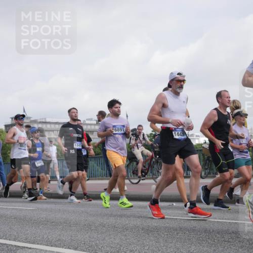 29.06.2025 - hella hamburg halbmarathon Luisa Fischer http://msf.ph/oto/8499116 29.06.2025 10:03:05 Kennedybrücke 15695, 65277, 6084, 12479, 3861, 6891, 14429, 10788, 1180, 1239, 1334, 2348, 2677, 3112, 3177, 3861, 3898, 4796, 5341, 5728, 6082, 6084, 6260, 6462, 7824, 8531, 8730, 9611, 10044, 10337, 10582, 10788 meine-sportfotos.de
