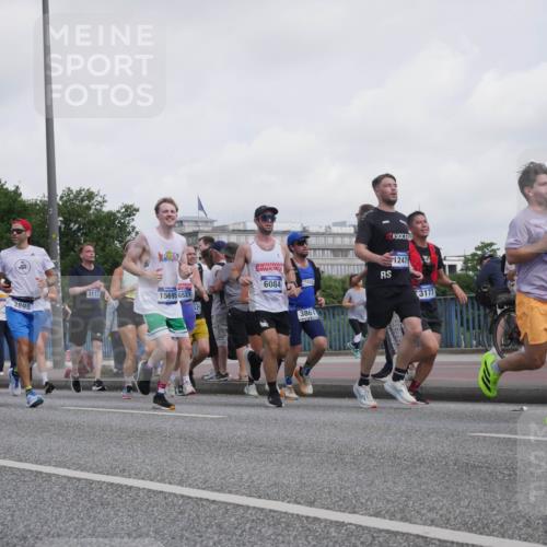 29.06.2025 - hella hamburg halbmarathon Luisa Fischer http://msf.ph/oto/8499122 29.06.2025 10:03:05 Kennedybrücke 1228, 13, 9611, 3898, 3112, 15695, 6527, 6084, 3861, 12479, 3177, 1180, 1239, 1334, 2348, 2677, 3112, 3177, 3861, 3898, 4796, 5341, 5728, 6082, 6084, 6260, 6462, 7824, 8531, 8730, 9611, 10044, 10337, 10582, 10788 meine-sportfotos.de
