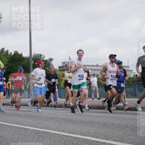 29.06.2025 - hella hamburg halbmarathon Luisa Fischer http://msf.ph/oto/8499123 29.06.2025 10:03:06 Kennedybrücke 1180, 9611, 3112, 1815, 12213, 3898, 15695, 6084, 386, 12479, 3177, 1180, 1239, 1334, 2348, 2677, 3112, 3177, 3861, 3898, 4796, 5341, 5728, 6082, 6084, 6260, 6462, 6602, 7824, 8531, 8730, 9611, 10044, 10337, 10582, 10788 meine-sportfotos.de