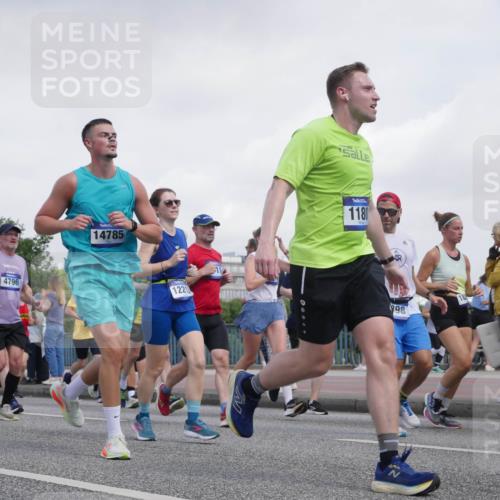29.06.2025 - hella hamburg halbmarathon Luisa Fischer http://msf.ph/oto/8499137 29.06.2025 10:03:08 Kennedybrücke 7824, 4796, 14785, 1180, 1221, 898, 18, 1180, 1239, 1264, 2346, 2677, 3112, 3861, 3898, 4013, 4594, 4796, 5728, 6082, 6084, 6104, 6201, 6260, 6462, 6602, 7824, 8531, 8730, 9611, 10044, 10337, 10582 meine-sportfotos.de