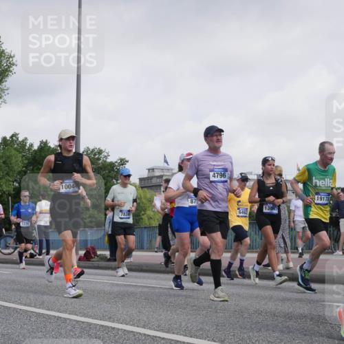 29.06.2025 - hella hamburg halbmarathon Luisa Fischer http://msf.ph/oto/8499145 29.06.2025 10:03:09 Kennedybrücke 115, 1239, 10044, 4796, 87, 138, 6462, 7824, 19178, 1180, 1239, 1264, 2346, 2582, 2584, 3112, 3861, 3898, 4013, 4594, 4796, 5728, 6082, 6084, 6104, 6201, 6260, 6462, 6602, 7159, 7824, 8531, 8730, 9611, 10044, 10268, 10337, 10582 meine-sportfotos.de