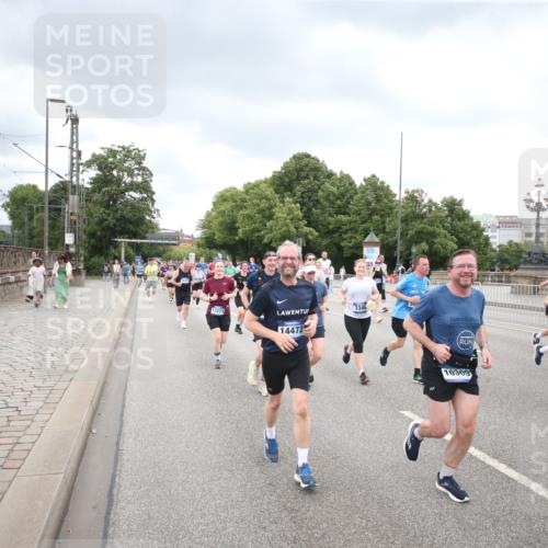 29.06.2025 - hella hamburg halbmarathon Jannik Wohlers http://msf.ph/oto/8499169 29.06.2025 10:56:30 Lombardsbrücke 1207, 2932, 3348, 3387, 3418, 3485, 3516, 3517, 4094, 4118, 4568, 4569, 5589, 5944, 6284, 6348, 6349, 7381, 7416, 7417, 7964, 8150, 8197, 9298, 9299, 9402, 9404, 9517, 9902, 9905, 10016, 10138, 10309, 10450, 10632, 11047, 12328, 12345, 12354, 12828, 12829, 12993, 13194, 13273, 13276, 13671, 13801, 13834, 13878, 14117, 14472, 15215, 15499, 15630, 15748, 15823 meine-sportfotos.de