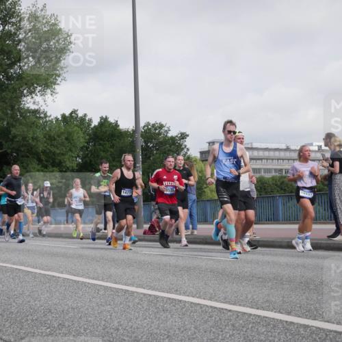 29.06.2025 - hella hamburg halbmarathon Luisa Fischer http://msf.ph/oto/8499170 29.06.2025 10:03:12 Kennedybrücke 28, 234, 6201, 14778, 57, 8531, 10337, 1239, 1264, 2159, 2346, 2447, 2582, 2584, 3112, 4013, 4594, 4796, 5728, 6104, 6201, 6260, 6462, 6602, 7159, 7824, 8531, 8730, 9611, 10044, 10268, 10337, 10582, 10587 meine-sportfotos.de