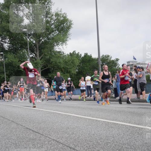 29.06.2025 - hella hamburg halbmarathon Luisa Fischer http://msf.ph/oto/8499173 29.06.2025 10:03:12 Kennedybrücke 5728, 8531, 78, 16261, 2346, 1239, 1264, 2159, 2346, 2447, 2582, 2584, 3112, 4013, 4594, 4796, 5728, 6104, 6201, 6260, 6462, 6602, 7159, 7824, 8531, 8730, 9611, 10044, 10268, 10337, 10582, 10587 meine-sportfotos.de