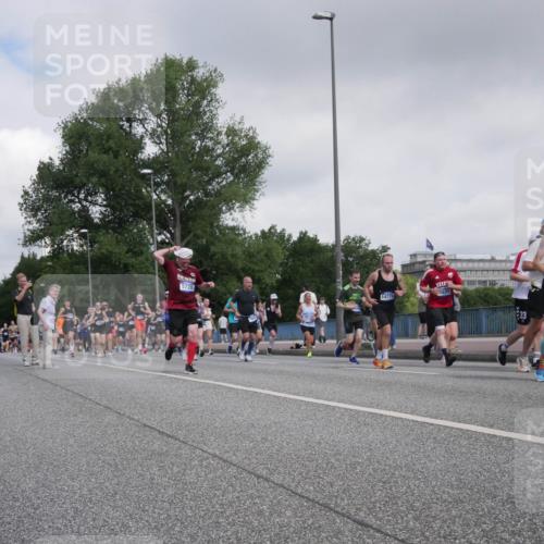 29.06.2025 - hella hamburg halbmarathon Luisa Fischer http://msf.ph/oto/8499177 29.06.2025 10:03:13 Kennedybrücke 10337, 1239, 1264, 2159, 2346, 2447, 2582, 2584, 2730, 3042, 3794, 4013, 4419, 4594, 5643, 5728, 6104, 6201, 6462, 6602, 7159, 7717, 7824, 8531, 8730, 10268, 10337, 10582, 10587, 10665, 10759 meine-sportfotos.de