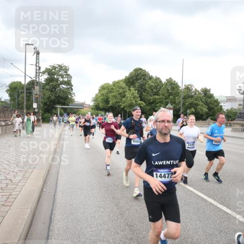 29.06.2025 - hella hamburg halbmarathon Jannik Wohlers http://msf.ph/oto/8499180 29.06.2025 10:56:30 Lombardsbrücke 1207, 2932, 3348, 3387, 3418, 3485, 3516, 3517, 4094, 4118, 4568, 4569, 5589, 5944, 6284, 6348, 6349, 7381, 7416, 7417, 7964, 8150, 8197, 9298, 9299, 9402, 9404, 9517, 9902, 9905, 10016, 10138, 10309, 10450, 10632, 11047, 12328, 12345, 12354, 12828, 12829, 12993, 13194, 13273, 13276, 13671, 13801, 13834, 13878, 14117, 14472, 15215, 15499, 15630, 15748, 15823 meine-sportfotos.de