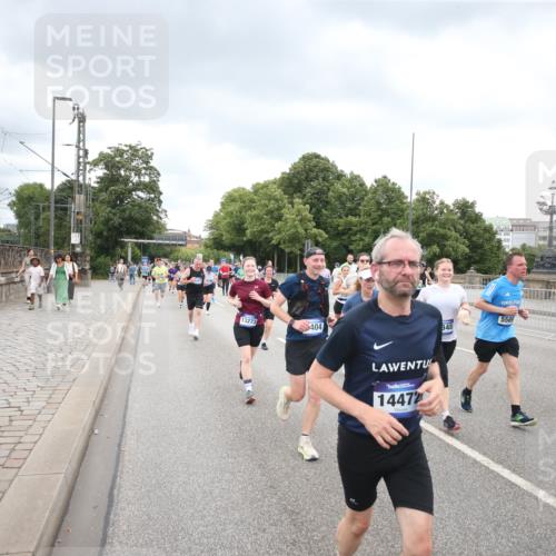 29.06.2025 - hella hamburg halbmarathon Jannik Wohlers http://msf.ph/oto/8499183 29.06.2025 10:56:30 Lombardsbrücke 1207, 2932, 3348, 3387, 3418, 3485, 3516, 3517, 4094, 4118, 4568, 4569, 5589, 5944, 6284, 6348, 6349, 7381, 7416, 7417, 7964, 8150, 8197, 9298, 9299, 9402, 9404, 9517, 9902, 9905, 10016, 10138, 10309, 10450, 10632, 11047, 12328, 12345, 12354, 12828, 12829, 12993, 13194, 13273, 13276, 13671, 13801, 13834, 13878, 14117, 14472, 15215, 15499, 15630, 15748, 15823 meine-sportfotos.de