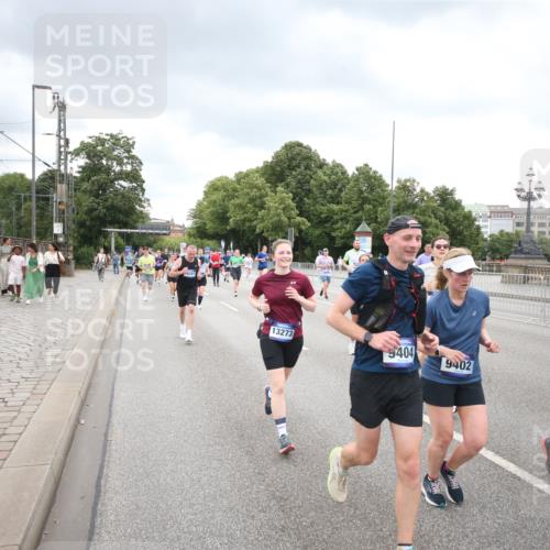 29.06.2025 - hella hamburg halbmarathon Jannik Wohlers http://msf.ph/oto/8499200 29.06.2025 10:56:31 Lombardsbrücke 1207, 2871, 2932, 3348, 3387, 3418, 3470, 3485, 3516, 3517, 4094, 4118, 4568, 4569, 5589, 5944, 6284, 6348, 6349, 6981, 7381, 7416, 7417, 7964, 8150, 8197, 8546, 9298, 9299, 9402, 9404, 9513, 9517, 9902, 9905, 10016, 10138, 10142, 10309, 10450, 10632, 11047, 11050, 12226, 12328, 12345, 12828, 12829, 12993, 13194, 13273, 13276, 13671, 13801, 13834, 13878, 14117, 14472, 15215, 15499, 15630, 15748, 15823 meine-sportfotos.de