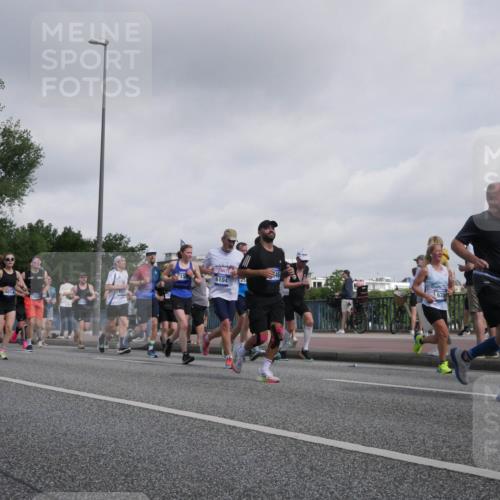 29.06.2025 - hella hamburg halbmarathon Luisa Fischer http://msf.ph/oto/8499208 29.06.2025 10:03:17 Kennedybrücke 17615, 94, 9260, 4813, 1783, 2159, 6104, 620, 8, 1264, 2027, 2159, 2346, 2447, 2474, 2582, 2584, 2606, 2652, 2730, 3042, 3794, 4013, 4419, 4594, 4940, 5643, 5728, 6104, 6201, 6443, 6602, 6636, 7159, 7717, 8531, 8669, 9485, 9622, 10268, 10534, 10587, 10665, 10742, 10759, 10766 meine-sportfotos.de