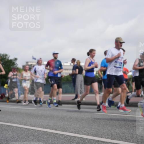 29.06.2025 - hella hamburg halbmarathon Luisa Fischer http://msf.ph/oto/8499215 29.06.2025 10:03:18 Kennedybrücke 234, 6104, 1264, 2027, 2159, 2346, 2447, 2474, 2582, 2584, 2606, 2652, 2730, 3042, 3794, 4013, 4419, 4594, 4767, 4940, 5643, 6104, 6201, 6443, 6470, 6602, 6636, 7159, 7717, 8531, 8669, 9485, 9622, 10268, 10534, 10587, 10665, 10742, 10759, 10766 meine-sportfotos.de