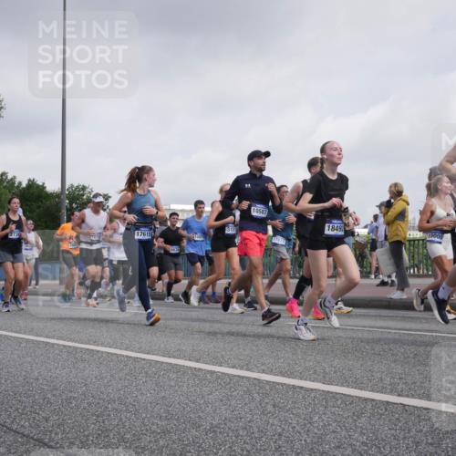 29.06.2025 - hella hamburg halbmarathon Luisa Fischer http://msf.ph/oto/8499234 29.06.2025 10:03:21 Kennedybrücke 5643, 2730, 075, 7717, 17615, 636, 14970, 3181, 10587, 17617, 1543, 18492, 15000, 178, 1019, 1264, 1583, 2027, 2159, 2426, 2447, 2474, 2582, 2584, 2606, 2652, 2730, 2982, 3042, 3319, 3794, 4013, 4419, 4579, 4594, 4767, 4940, 5643, 6104, 6174, 6443, 6470, 6636, 7159, 7717, 8669, 9450, 9485, 9622, 10268, 10534, 10587, 10599, 10665, 10742, 10759, 10766 meine-sportfotos.de