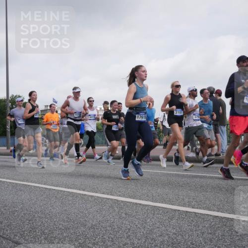 29.06.2025 - hella hamburg halbmarathon Luisa Fischer http://msf.ph/oto/8499244 29.06.2025 10:03:22 Kennedybrücke 5643, 10742, 273, 18808, 1075, 4419, 17615, 11083, 3042, 3181, 379, 1058, 447, 1019, 1583, 2027, 2159, 2426, 2447, 2474, 2582, 2584, 2606, 2652, 2730, 2982, 3042, 3319, 3794, 4419, 4579, 4767, 4940, 5643, 6174, 6220, 6443, 6470, 6636, 7159, 7717, 8669, 9450, 9485, 9622, 10268, 10534, 10587, 10599, 10665, 10742, 10759, 10766 meine-sportfotos.de