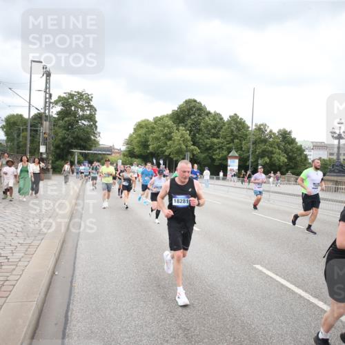 29.06.2025 - hella hamburg halbmarathon Jannik Wohlers http://msf.ph/oto/8499254 29.06.2025 10:56:33 Lombardsbrücke 1207, 2871, 2932, 3348, 3387, 3418, 3470, 3485, 3516, 3517, 4094, 4118, 4241, 4568, 4569, 5057, 5589, 5944, 6284, 6981, 7381, 7416, 7417, 7964, 8039, 8150, 8197, 8546, 9298, 9299, 9329, 9402, 9404, 9513, 9517, 9570, 9902, 9905, 10016, 10138, 10142, 10309, 10450, 10632, 11050, 11179, 11323, 12226, 12345, 12476, 12477, 12535, 12828, 12829, 12993, 13194, 13273, 13276, 13671, 13801, 13834, 13878, 13986, 14117, 14148, 14414, 14472, 15215, 15499, 15630, 15748, 15823 meine-sportfotos.de