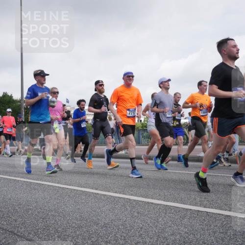 29.06.2025 - hella hamburg halbmarathon Luisa Fischer http://msf.ph/oto/8499262 29.06.2025 10:03:24 Kennedybrücke 9485, 6470, 12512, 4946, 7717, 1074, 18808, 866, 1076, 15, 10, 273, 1019, 1583, 2027, 2086, 2426, 2447, 2474, 2606, 2652, 2730, 2982, 3042, 3059, 3319, 3400, 3794, 4419, 4579, 4767, 4940, 5643, 6174, 6220, 6443, 6470, 6636, 7717, 8669, 9450, 9485, 9622, 10534, 10587, 10599, 10665, 10742, 10759, 10766 meine-sportfotos.de