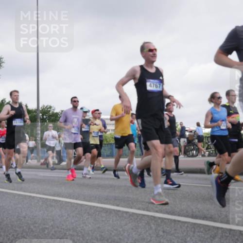 29.06.2025 - hella hamburg halbmarathon Luisa Fischer http://msf.ph/oto/8499307 29.06.2025 10:03:28 Kennedybrücke 15189, 4767, 2474, 1019, 1544, 1583, 2027, 2086, 2426, 2474, 2606, 2652, 2982, 3059, 3319, 3400, 4579, 4767, 4940, 6138, 6174, 6220, 6443, 6470, 8669, 9450, 9485, 9577, 10534, 10599, 10766 meine-sportfotos.de