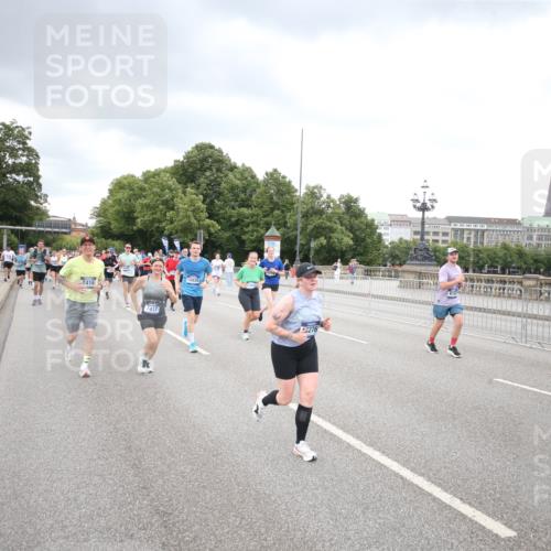 29.06.2025 - hella hamburg halbmarathon Jannik Wohlers http://msf.ph/oto/8499309 29.06.2025 10:56:35 Lombardsbrücke 1207, 2871, 2932, 3348, 3387, 3418, 3470, 3485, 4241, 4485, 4568, 4569, 4611, 5057, 5589, 5944, 6053, 6284, 6832, 6981, 7381, 7416, 7417, 7592, 7964, 8039, 8197, 8224, 8546, 8679, 9298, 9299, 9329, 9402, 9404, 9513, 9517, 9570, 9902, 9905, 10016, 10138, 10142, 10309, 10450, 10505, 10632, 11050, 11179, 11323, 12226, 12345, 12476, 12477, 12484, 12535, 12828, 12829, 13194, 13273, 13276, 13671, 13801, 13878, 13986, 14117, 14148, 14414, 14472, 15499, 15630, 15748, 15823 meine-sportfotos.de