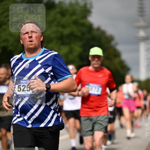 29.06.2025 - hella hamburg halbmarathon Dr. Thomas Lammeyer http://msf.ph/oto/8499339 29.06.2025 10:24:06 Kennedybrücke 1110, 1115, 1145, 2357, 2918, 3278, 3631, 3678, 4539, 4562, 4570, 4614, 4737, 4739, 4979, 5035, 5123, 5251, 5397, 5429, 5556, 5834, 5849, 5878, 6444, 6796, 6797, 6872, 6874, 6939, 7137, 7248, 7647, 7744, 7836, 7917, 10349, 10594, 10622, 11028, 11036, 11247 meine-sportfotos.de