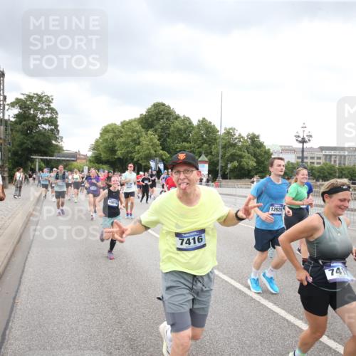29.06.2025 - hella hamburg halbmarathon Jannik Wohlers http://msf.ph/oto/8499350 29.06.2025 10:56:37 Lombardsbrücke 1207, 2871, 2932, 3348, 3387, 3470, 3485, 4241, 4485, 4568, 4569, 4611, 4998, 5057, 5589, 5639, 6053, 6284, 6832, 6981, 7381, 7416, 7417, 7592, 7964, 8039, 8197, 8224, 8546, 8679, 9298, 9299, 9329, 9402, 9404, 9513, 9570, 10016, 10138, 10142, 10309, 10450, 10505, 10632, 11050, 11179, 11323, 11954, 12226, 12345, 12476, 12477, 12484, 12535, 12828, 12829, 13194, 13273, 13276, 13671, 13801, 13878, 13986, 14117, 14146, 14148, 14414, 14472, 15499, 15630 meine-sportfotos.de