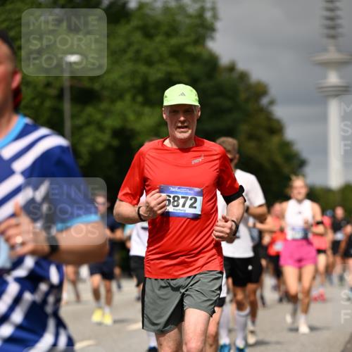 29.06.2025 - hella hamburg halbmarathon Dr. Thomas Lammeyer http://msf.ph/oto/8499354 29.06.2025 10:24:06 Kennedybrücke 1110, 1115, 1145, 2357, 2918, 3278, 3631, 3678, 4539, 4562, 4570, 4614, 4737, 4739, 4979, 5035, 5123, 5251, 5397, 5429, 5556, 5834, 5849, 5878, 6444, 6796, 6797, 6872, 6874, 6939, 7137, 7248, 7647, 7744, 7836, 7917, 10349, 10594, 10622, 11028, 11036, 11247 meine-sportfotos.de