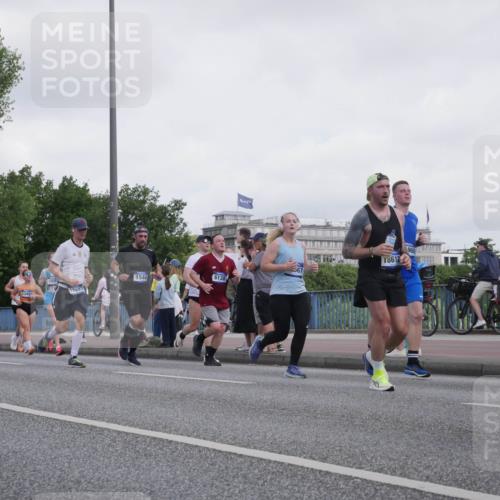 29.06.2025 - hella hamburg halbmarathon Luisa Fischer http://msf.ph/oto/8499359 29.06.2025 10:03:34 Kennedybrücke 17119, 13450, 168, 1544, 17827, 6138, 567, 18612, 960, 13993, 1019, 1544, 1583, 1611, 1681, 2086, 2236, 2426, 3059, 3141, 3400, 4616, 4945, 5418, 6138, 6220, 9450, 9553, 9555, 9577, 10599, 10797 meine-sportfotos.de