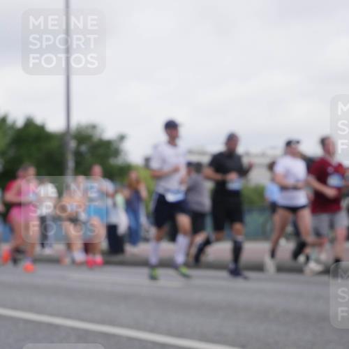 29.06.2025 - hella hamburg halbmarathon Luisa Fischer http://msf.ph/oto/8499368 29.06.2025 10:03:36 Kennedybrücke 1544, 1611, 1681, 2086, 2236, 3059, 3141, 3400, 4616, 4945, 5418, 6138, 9553, 9555, 9577, 10797 meine-sportfotos.de