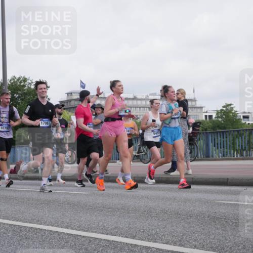 29.06.2025 - hella hamburg halbmarathon Luisa Fischer http://msf.ph/oto/8499385 29.06.2025 10:03:38 Kennedybrücke 17087, 10797, 1850, 16093, 17119, 345, 5418, 081, 1544, 1568, 1611, 1681, 2236, 3141, 4616, 4945, 5033, 5418, 6138, 9553, 9555, 9577, 10188, 10797 meine-sportfotos.de