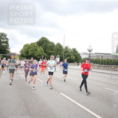 29.06.2025 - hella hamburg halbmarathon Jannik Wohlers http://msf.ph/oto/8499395 29.06.2025 10:56:39 Lombardsbrücke 1207, 2370, 2871, 2932, 3348, 3387, 3470, 3485, 3851, 4241, 4485, 4568, 4569, 4611, 4998, 5057, 5589, 5639, 6053, 6284, 6832, 6981, 7416, 7417, 7592, 7964, 8039, 8197, 8224, 8546, 8679, 9298, 9299, 9329, 9513, 9570, 10016, 10142, 10450, 10505, 10632, 11050, 11179, 11323, 11954, 12226, 12345, 12476, 12477, 12484, 12535, 12828, 12829, 13194, 13273, 13276, 13490, 13513, 13671, 13878, 13986, 14146, 14148, 14414, 15499, 15630 meine-sportfotos.de