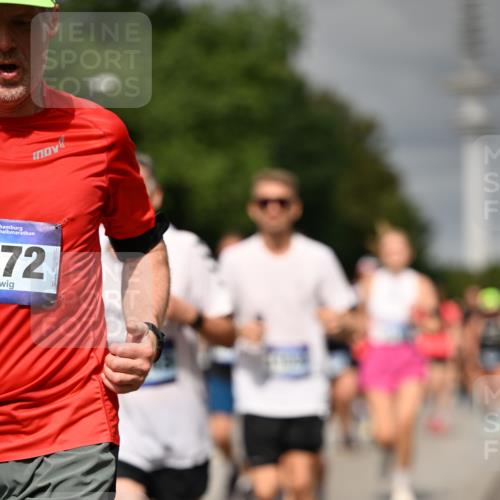 29.06.2025 - hella hamburg halbmarathon Dr. Thomas Lammeyer http://msf.ph/oto/8499406 29.06.2025 10:24:08 Kennedybrücke 1110, 1115, 1145, 2357, 3278, 3631, 3678, 4539, 4562, 4570, 4614, 4737, 4739, 4979, 5035, 5123, 5251, 5556, 5834, 5849, 5878, 6444, 6796, 6797, 6872, 6874, 6939, 7137, 7647, 7744, 7917, 8387, 9196, 9735, 10349, 10550, 10622, 11028, 11036, 11247 meine-sportfotos.de