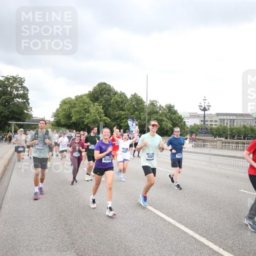 29.06.2025 - hella hamburg halbmarathon Jannik Wohlers http://msf.ph/oto/8499408 29.06.2025 10:56:39 Lombardsbrücke 1207, 2370, 2871, 2932, 3348, 3387, 3470, 3485, 3851, 4241, 4485, 4568, 4569, 4611, 4998, 5057, 5589, 5639, 6053, 6284, 6832, 6981, 7416, 7417, 7592, 7964, 8039, 8197, 8224, 8546, 8679, 9298, 9299, 9329, 9513, 9570, 10016, 10142, 10450, 10505, 10632, 11050, 11179, 11323, 11954, 12226, 12345, 12476, 12477, 12484, 12535, 12828, 12829, 13194, 13273, 13276, 13490, 13513, 13671, 13878, 13986, 14146, 14148, 14414, 15499, 15630 meine-sportfotos.de