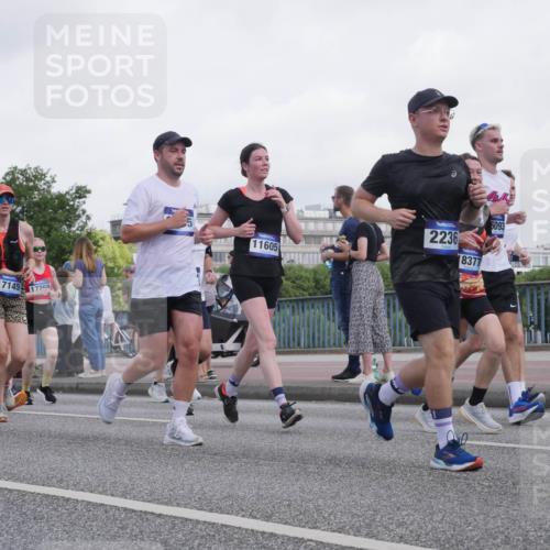 29.06.2025 - hella hamburg halbmarathon Luisa Fischer http://msf.ph/oto/8499416 29.06.2025 10:03:41 Kennedybrücke 171451726, 11605, 2236, 18377, 6093, 1544, 1568, 1611, 1681, 2236, 3141, 4616, 4945, 5033, 5418, 9553, 9555, 10188, 10797 meine-sportfotos.de