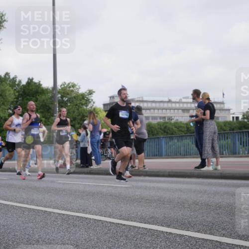 29.06.2025 - hella hamburg halbmarathon Luisa Fischer http://msf.ph/oto/8499450 29.06.2025 10:03:46 Kennedybrücke 10746, 1340, 18762, 1568, 1611, 3141, 3983, 4945, 5033, 6757, 8255, 9553, 9555, 10188, 10271 meine-sportfotos.de