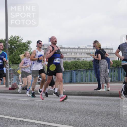 29.06.2025 - hella hamburg halbmarathon Luisa Fischer http://msf.ph/oto/8499460 29.06.2025 10:03:47 Kennedybrücke 10746, 13558, 13407, 503, 18762, 1568, 1611, 3983, 5033, 6757, 8255, 10188, 10271 meine-sportfotos.de