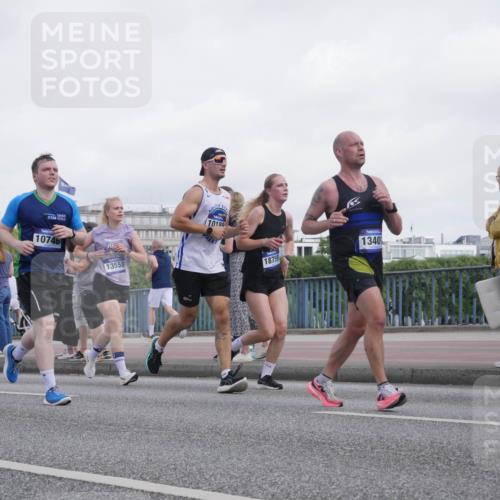 29.06.2025 - hella hamburg halbmarathon Luisa Fischer http://msf.ph/oto/8499468 29.06.2025 10:03:48 Kennedybrücke 10746, 13558, 10100, 18759, 1340, 1568, 3983, 5033, 6757, 8255, 8478, 10188, 10271 meine-sportfotos.de