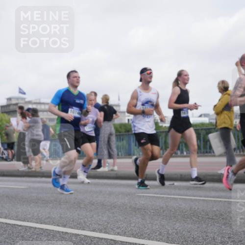 29.06.2025 - hella hamburg halbmarathon Luisa Fischer http://msf.ph/oto/8499470 29.06.2025 10:03:48 Kennedybrücke 1074, 1200, 134, 1568, 3983, 5033, 6757, 8255, 8478, 10188, 10271 meine-sportfotos.de